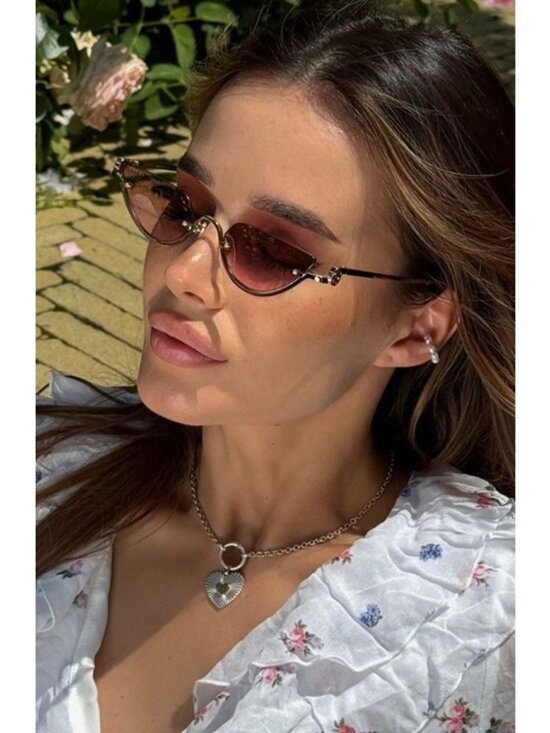 Gucci GG1603S 003 Sunglasses Gold Cat Eye Frame, Mirrored Violet Lenses main image 5